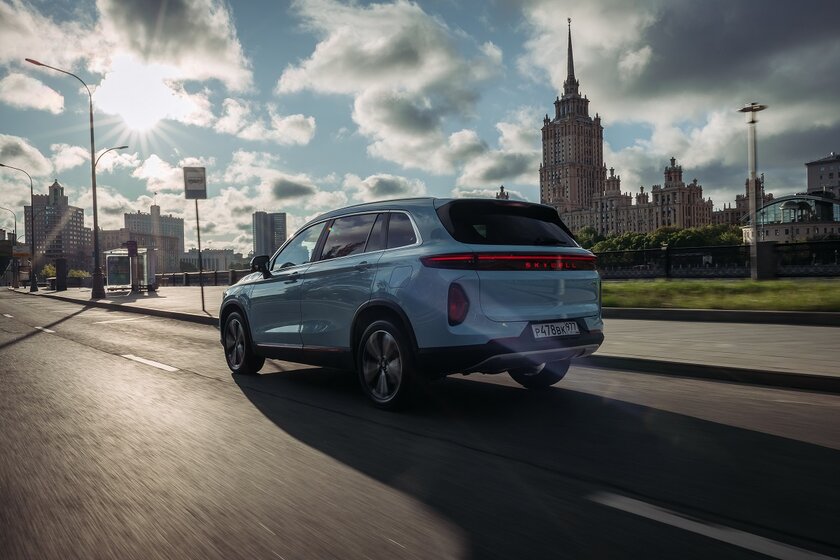 Skywell официально представила гибридный кроссовер HT-i: продажи в России стартуют летом