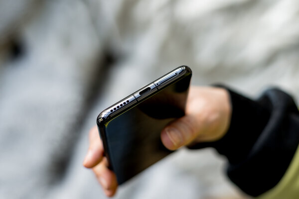 Этот смартфон тягается с абсолютно любым конкурентом? Обзор необычного Huawei P60 Pro — Дизайн. 4