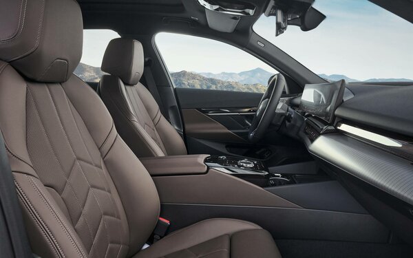 Представлено новое поколение BMW 5 Series. Впервые есть электрическая версия