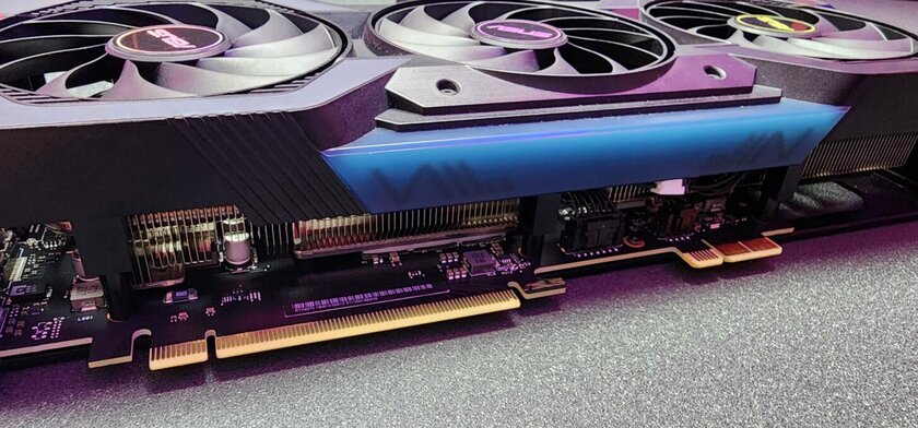 ASUS показала видеокарту без разъёма питания: она будет дороже обычной
