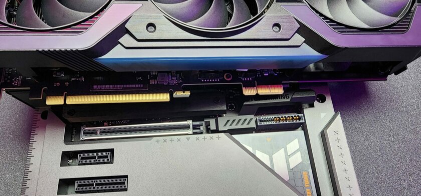 ASUS показала видеокарту без разъёма питания: она будет дороже обычной