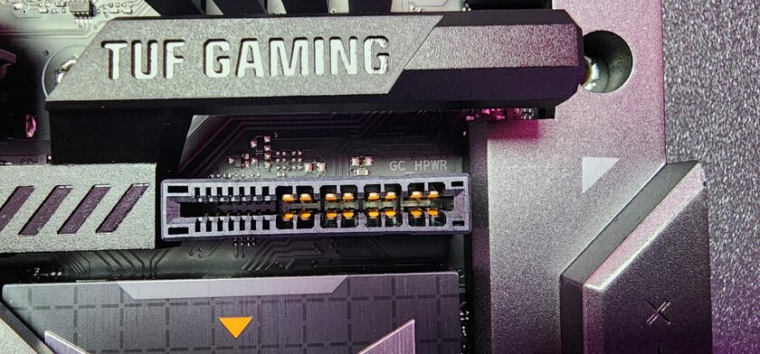 ASUS показала видеокарту без разъёма питания: она будет дороже обычной