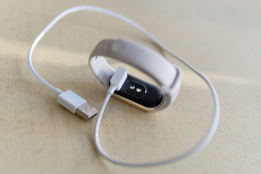 Mi Band 8 мне не понравился, но вам понравится. Обзор спорного браслета от Xiaomi — Автономность. 1