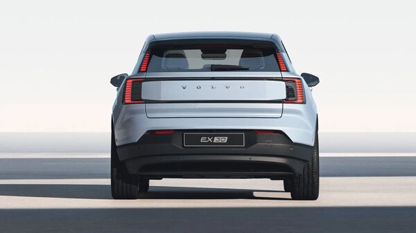Самый маленький, быстрый и экологичный Volvo: представлен электрический кроссовер Volvo EX30