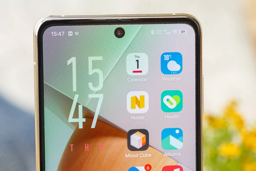 Vivo с первой попытки обошла многих конкурентов: обзор складного X Flip — Дизайн корпуса. 8