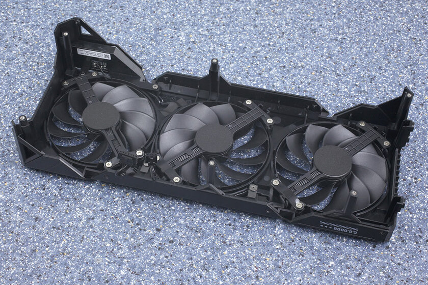 Хорошая видеокарта по плохой цене: обзор ASUS GeForce RTX 4060 Ti TUF OC — Дизайн корпуса. 9