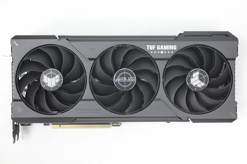 Хорошая видеокарта по плохой цене: обзор ASUS GeForce RTX 4060 Ti TUF OC — Дизайн корпуса. 1