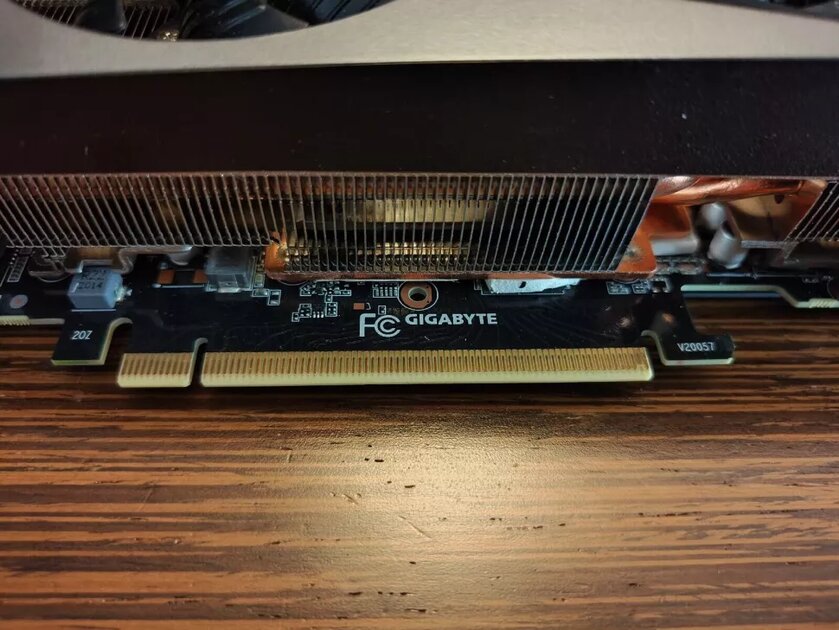Видеокарты Gigabyte массово трескаются под собственным весом: в гарантии отказано