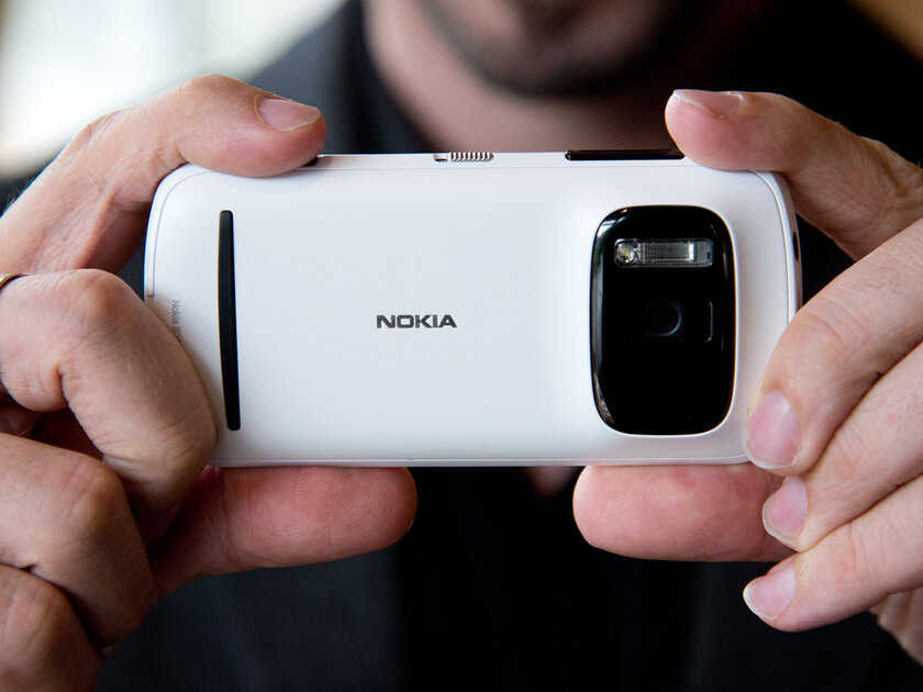 От Nokia 808 PureView до Pixel и Samsung: какие камерофоны и как изменили мобильную съёмку — Nokia 808 PureView (2012 год). 1