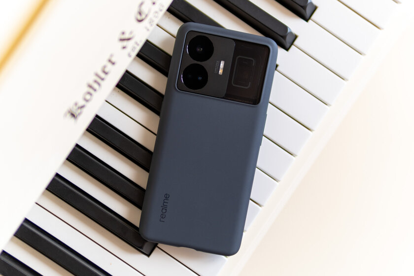 Обзор Realme GT3: заряжается за 10 минут и оснащён микроскопом — Внешний вид. 5