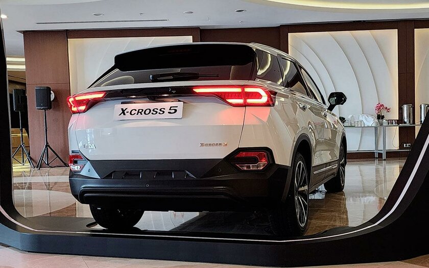 АвтоВАЗ представил новый кроссовер LADA. Его будут собирать на бывшем заводе Nissan