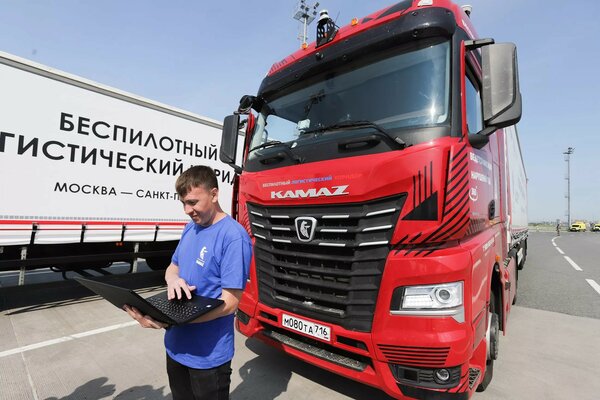 В России через два года могут запустить полностью беспилотные грузовики с пятым уровнем автономности