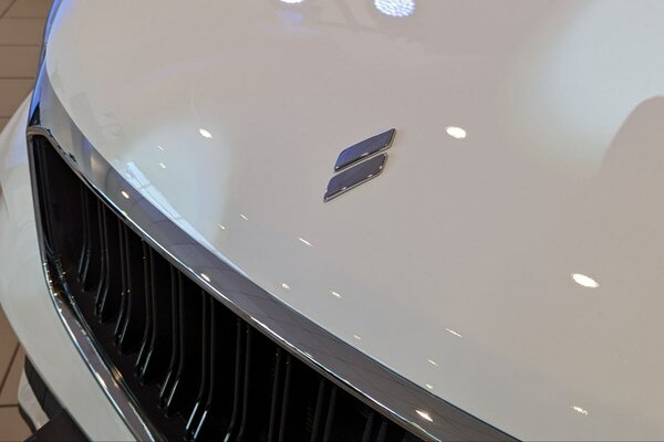 В России стартуют продажи LIVAN X3PRO, компактного кроссовера совместного бренда Geely и Lifan. Объявлены цены