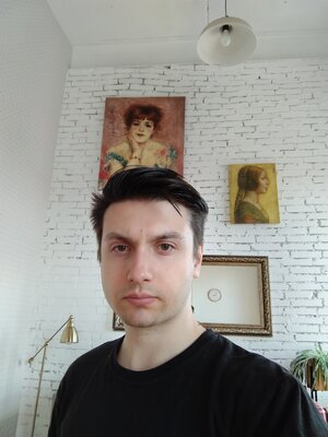 Этот смартфон с чёлкой на удивление понравился. Недорогой и с батареей на 7000 мАч
