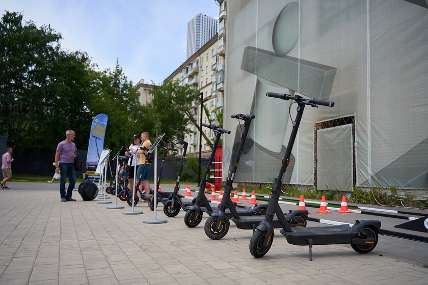 В Москве представили новую модель электросамоката Segway-Ninebot Max G2