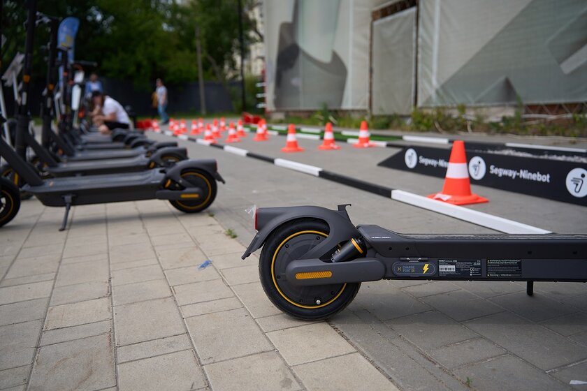 В Москве представили новую модель электросамоката Segway-Ninebot Max G2