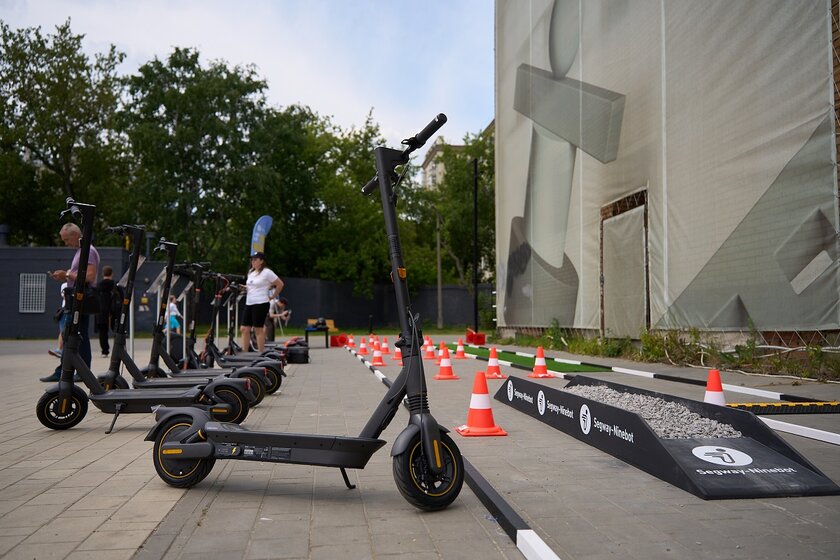 В Москве представили новую модель электросамоката Segway-Ninebot Max G2