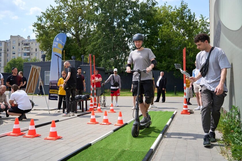 В Москве представили новую модель электросамоката Segway-Ninebot Max G2