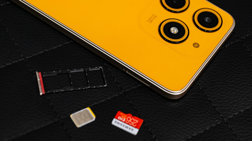 Каково пользоваться высоко­технологичным «апельсином»? Обзор Tecno SPARK 10 Magic Skin — Внешний вид и комплектация. 7