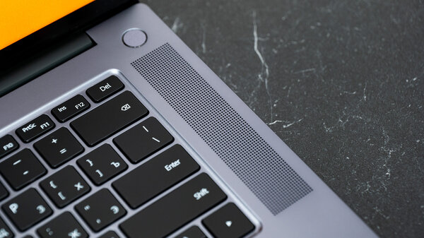 Обзор Huawei MateBook 16s: в одной модели собрали лучшее из всех остальных — Звук, микрофон и веб-камера. 1