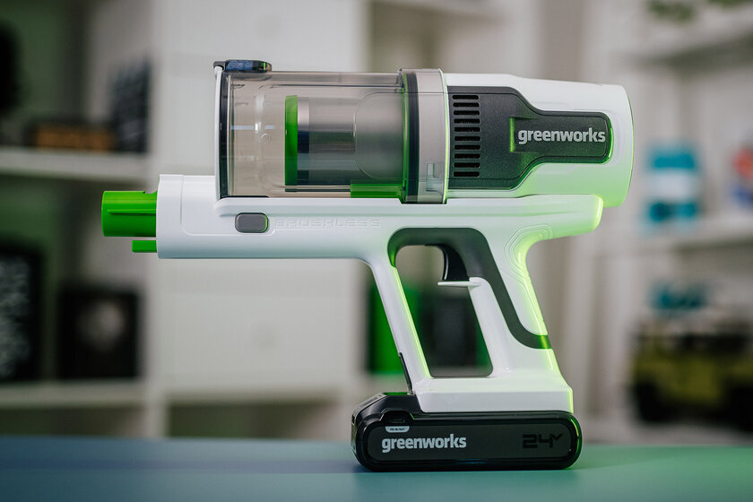 Обзор Greenworks 24В G24SVK4D: вертикальный пылесос на все случаи жизни