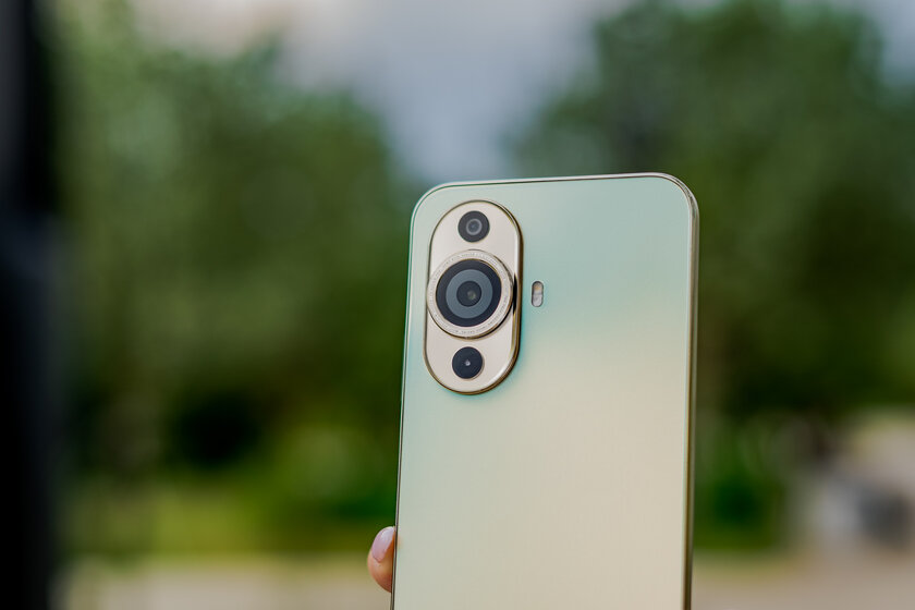 И зачем теперь флагманы? Huawei нашла формулу идеального середнячка (минус только один)
