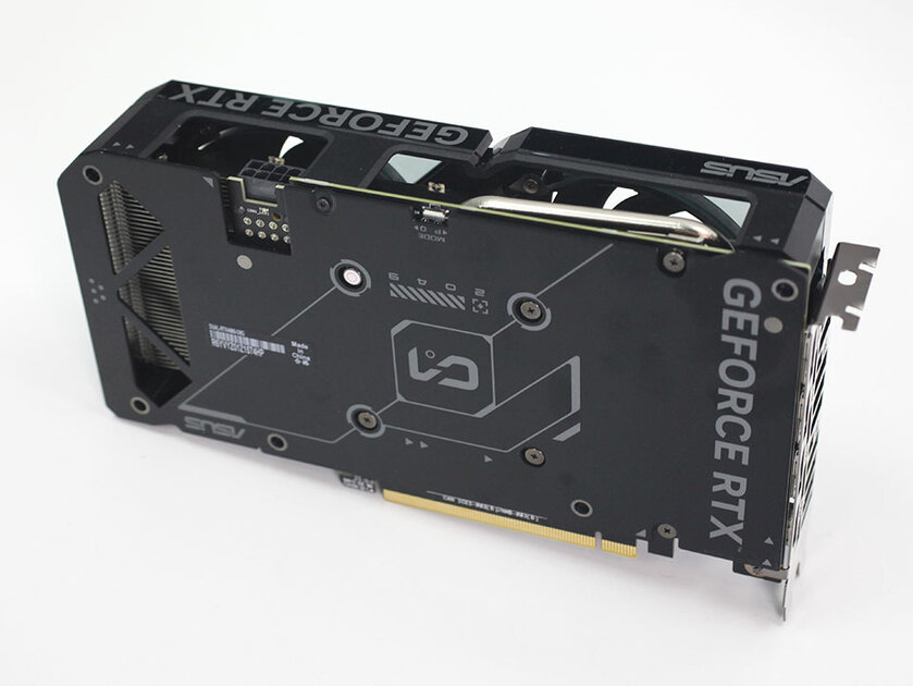 Это не видеокарта, а какая-то шутка: обзор странной RTX 4060 Dual OC от ASUS — Дизайн корпуса. 8