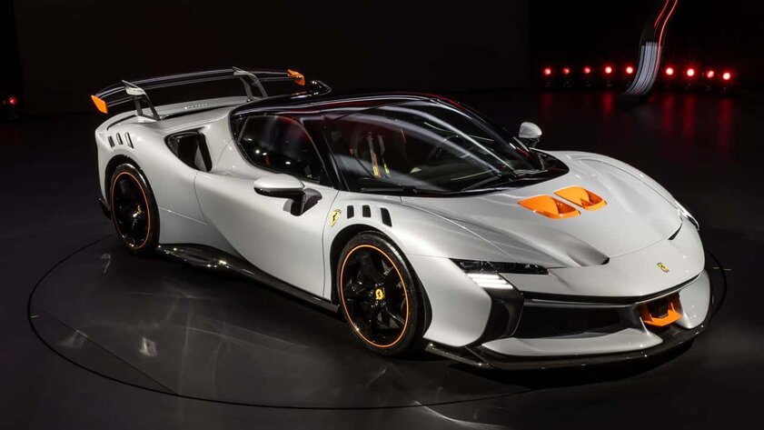 Ferrari представила мощный гибридный суперкар на 1030 лошадей: до сотни за 2,3 секунды