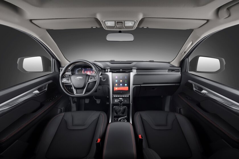 JAC привезет в Россию еще один пикап с бензиновым и дизельным моторами на выбор