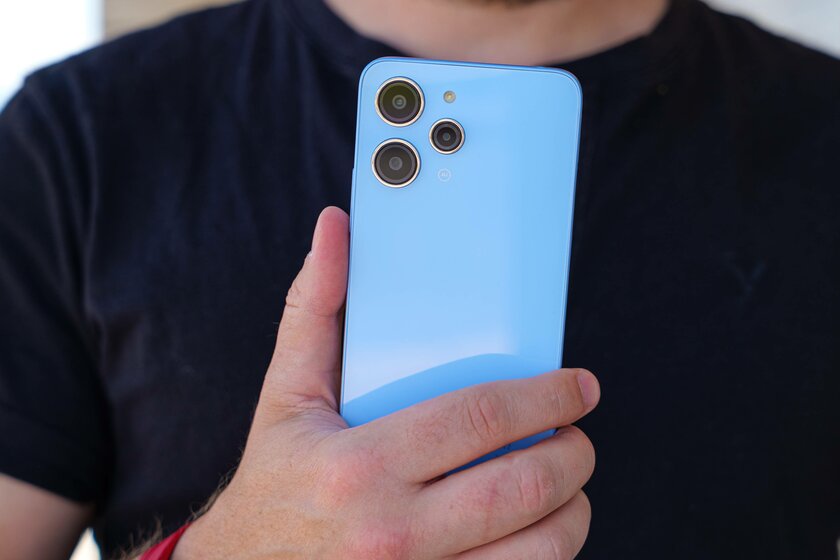 Xiaomi вспомнила, как делать дешёвые смартфоны. Тестирую самый доступный Redmi — Отзыв. 1