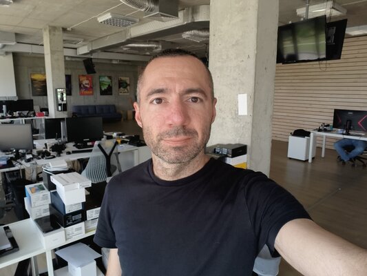 «Убийца флагманов» вернулся: обзор бюджетного OnePlus, превосходящего iPhone Pro — Камеры. 66