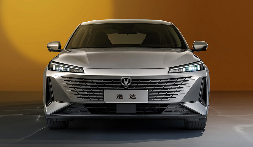Changan представила в России просторный и стильный седан Lamore с мотором на 180 л.с.