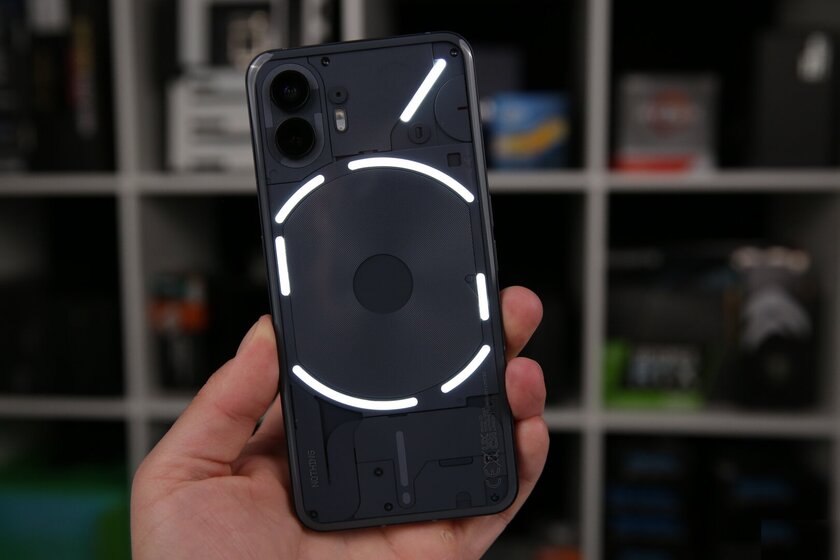Представлен Nothing Phone (2): новый «прозрачный» смартфон с флагманским Snapdragon 8+ Gen 1