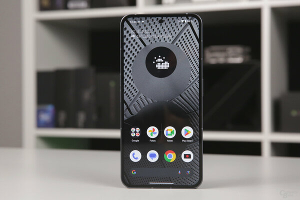 Представлен Nothing Phone (2): новый «прозрачный» смартфон с флагманским Snapdragon 8+ Gen 1