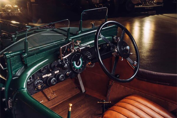 Bentley выпустила спорткар 93-летней давности — реплику Speed Six