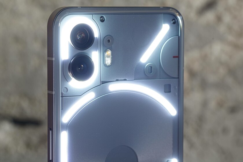 Обзор странного и прозрачного Nothing Phone (2): что в нём кроме светодиодов? — Дизайн. 5