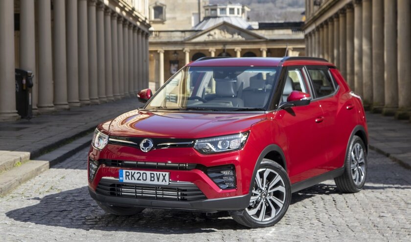 В Россию вновь привезли кроссовер SsangYong Tivoli: стоит дешевле 3 млн рублей