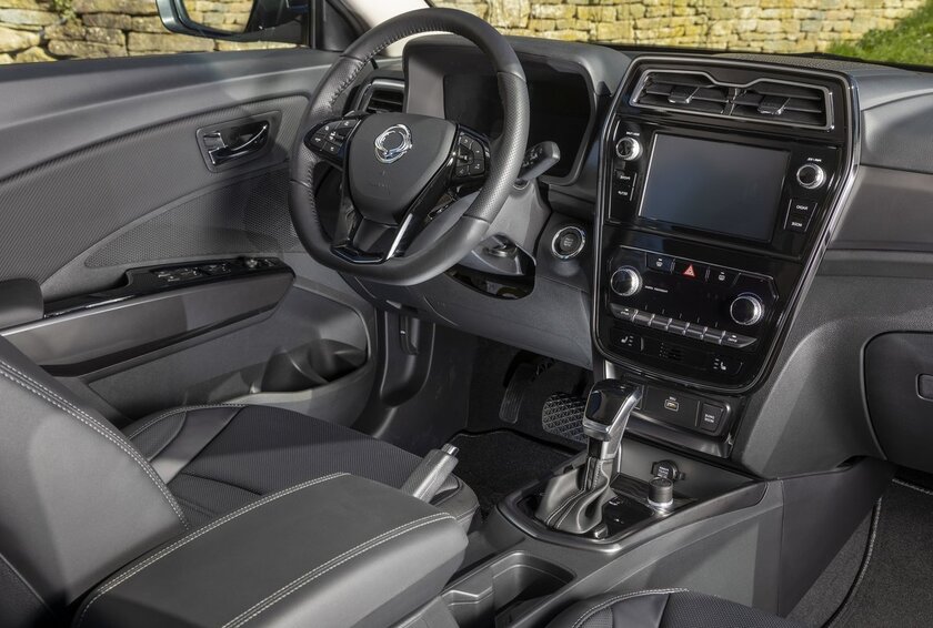 В Россию вновь привезли кроссовер SsangYong Tivoli: стоит дешевле 3 млн рублей