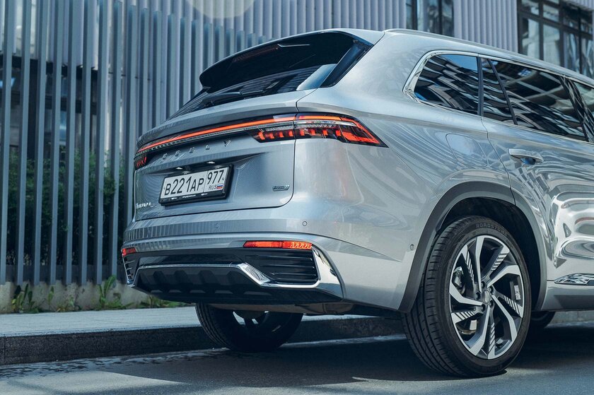 Серьёзный игрок на рынке. Обзор Geely Monjaro 2022 — Отзыв. 7