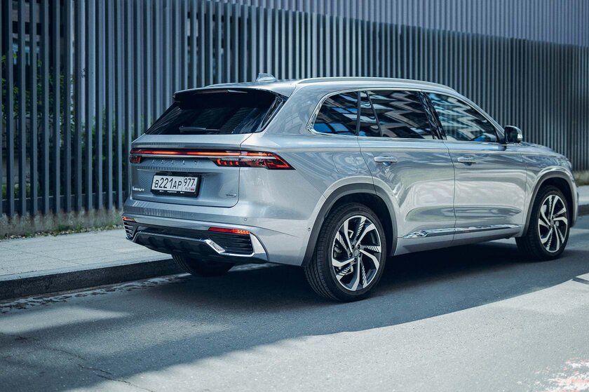 Серьёзный игрок на рынке. Обзор Geely Monjaro 2022 — Отзыв. 9