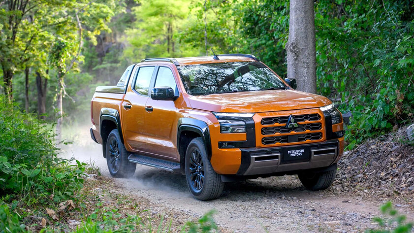 Представлен новый Mitsubishi L200: мощный дизель и фирменный привод Super Select 4WD