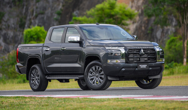 Представлен новый Mitsubishi L200: мощный дизель и фирменный привод Super Select 4WD