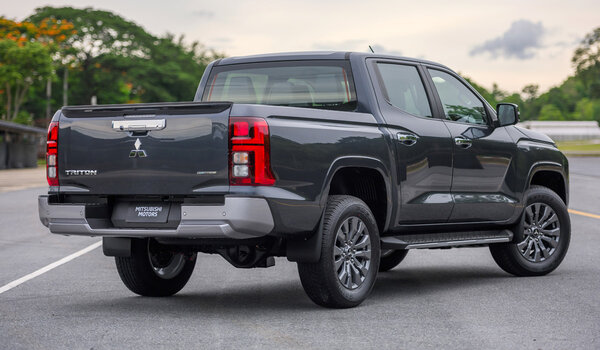 Представлен новый Mitsubishi L200: мощный дизель и фирменный привод Super Select 4WD