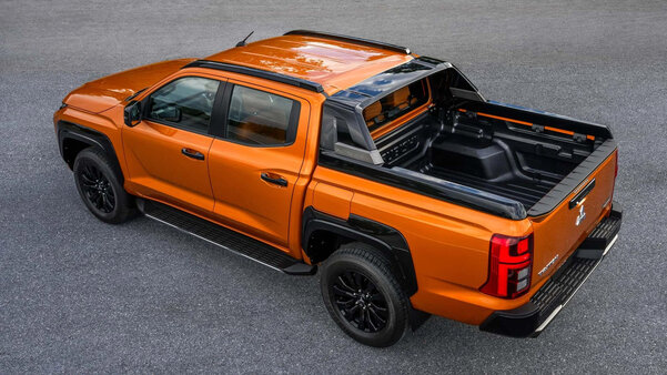 Представлен новый Mitsubishi L200: мощный дизель и фирменный привод Super Select 4WD