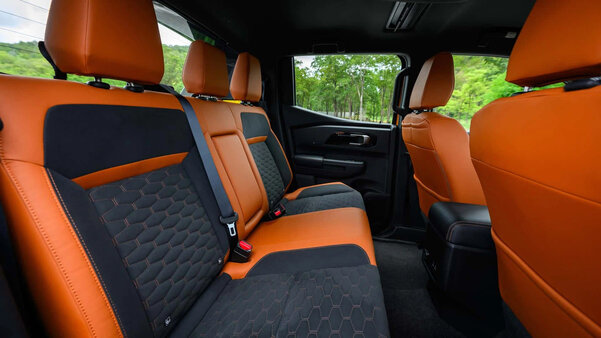 Представлен новый Mitsubishi L200: мощный дизель и фирменный привод Super Select 4WD