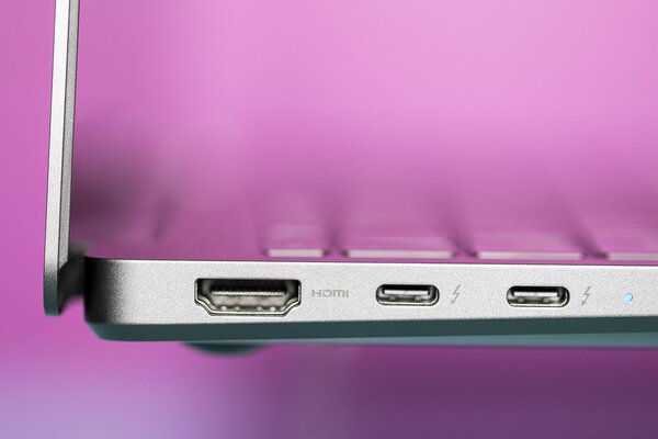 Этот ноутбук для тех, кто не признаёт MacBook — Samsung рискнула, и у неё получилось. Вот обзор