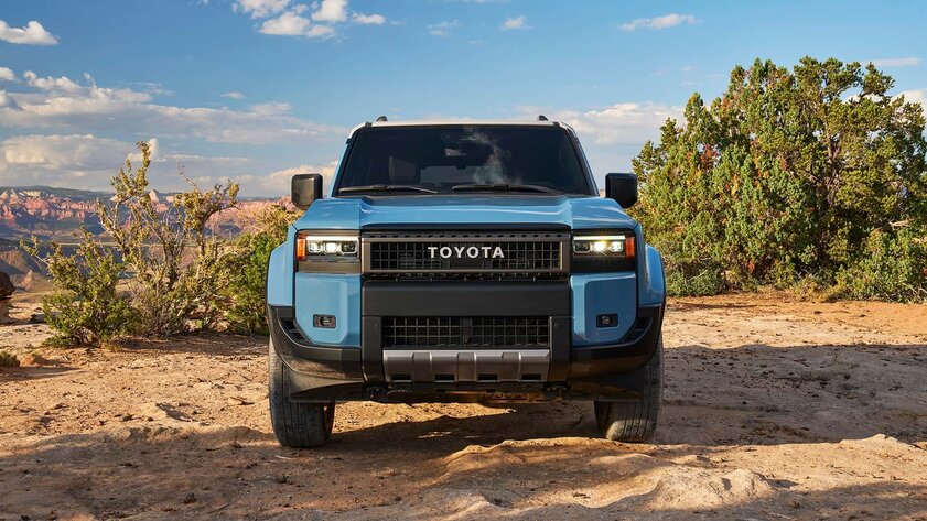 Квадратный и очень проходимый: Toyota представила совершенно новый Land Cruiser Prado 2024