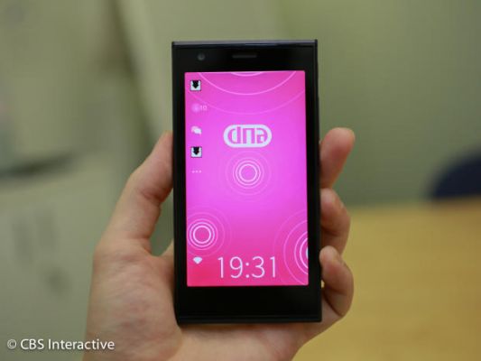 Jolla The Movement продается в Финляндии лучше, чем Apple iPhone 5S/C