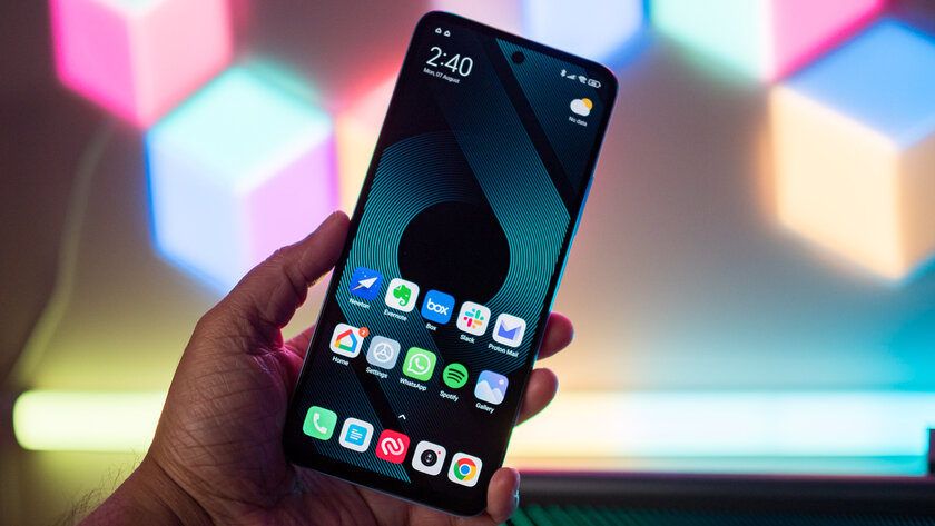 Идеальный Xiaomi для пожилых родственников. Обзор Redmi 12 5G — Дисплей. 1