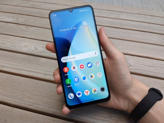 Чемпионская зарядка и много памяти в тонком корпусе: первый взгляд на realme C53 — Большой и отзывчивый экран. 1